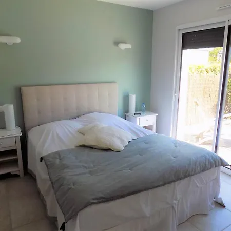 Villa - Maison Recente Avec Piscine Privative Dans Un Quartier Tres Calme *