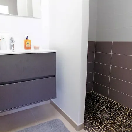 - Maison Recente Avec Piscine Privative Dans Un Quartier Très Calme Villa Meschers-sur-Gironde