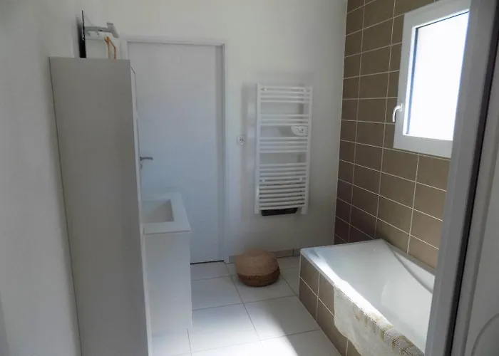 - Maison Recente Avec Piscine Privative Dans Un Quartier Tres Calme Villa