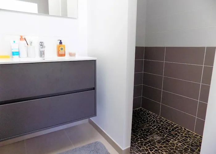 - Maison Recente Avec Piscine Privative Dans Un Quartier Tres Calme Villa Meschers-sur-Gironde