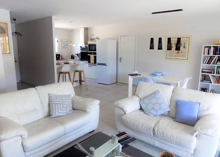 Villa - Maison Recente Avec Piscine Privative Dans Un Quartier Tres Calme